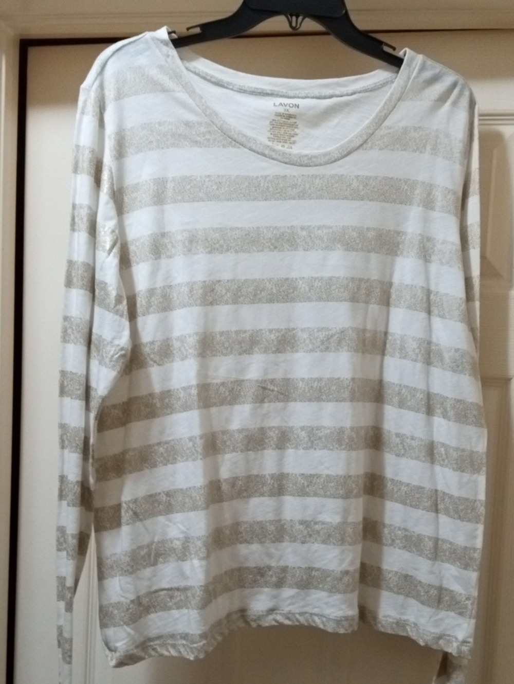 $5 >>>>> Striped Long Sleeve Tee in White and Cream gold glittery design stripes